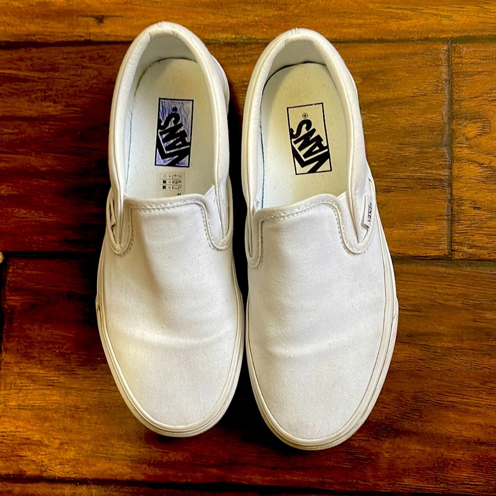 White slip on Vans. Excellent condition.